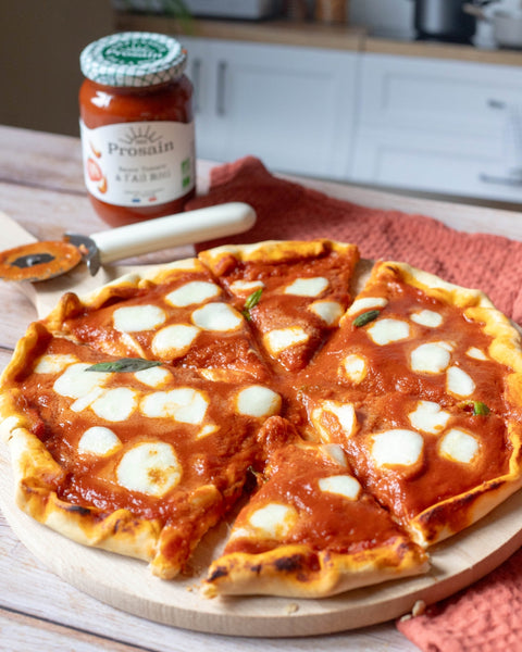 Pizza express à la sauce tomate à l’ail rôti