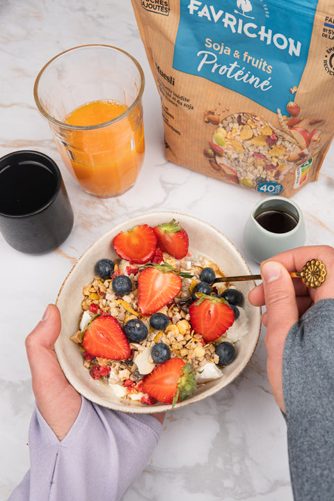 Organic soy and fruit protein muesli